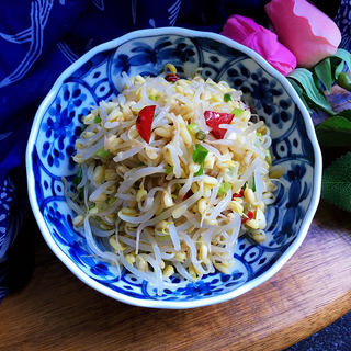 炝拌小豆芽