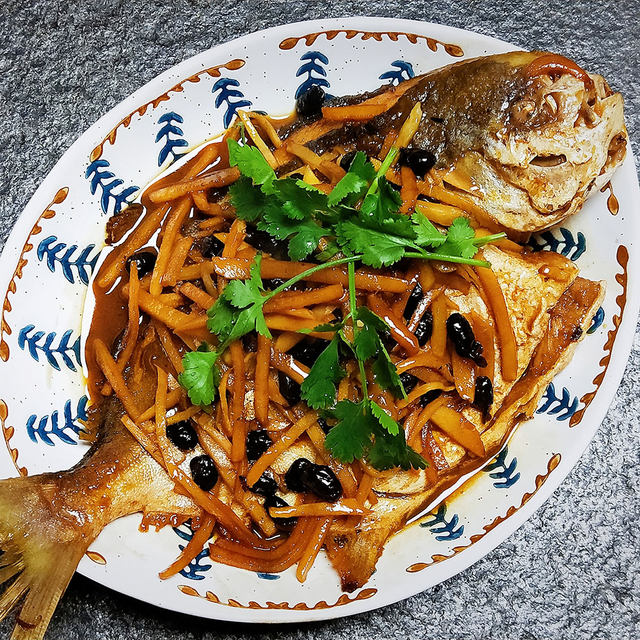 豆豉炖鲳鱼