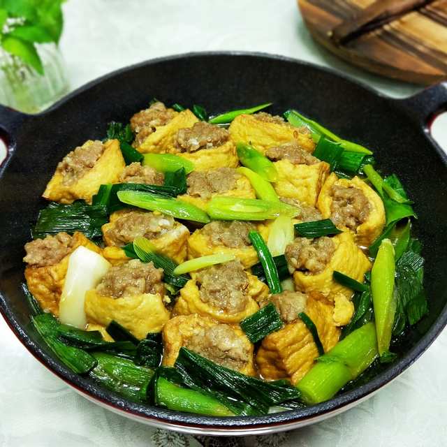 酿豆腐蒜苗煲