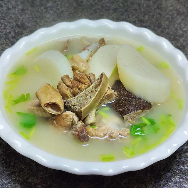 牛杂萝卜汤