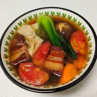 蔬菜肉菇煲