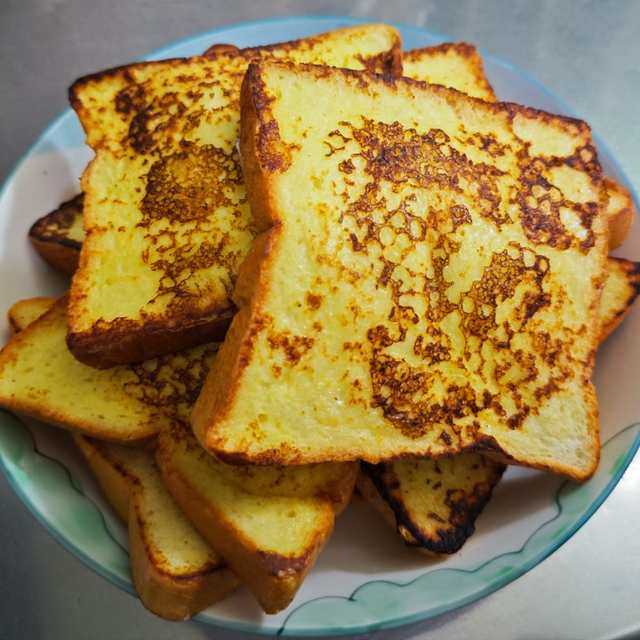 黄金鸡蛋牛奶吐司