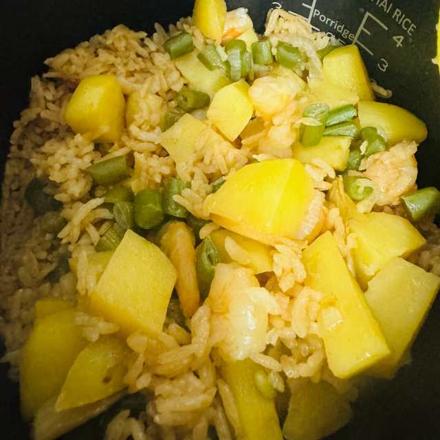 虾仁土豆豆角焖饭