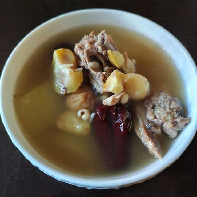 板栗节瓜鸡骨汤