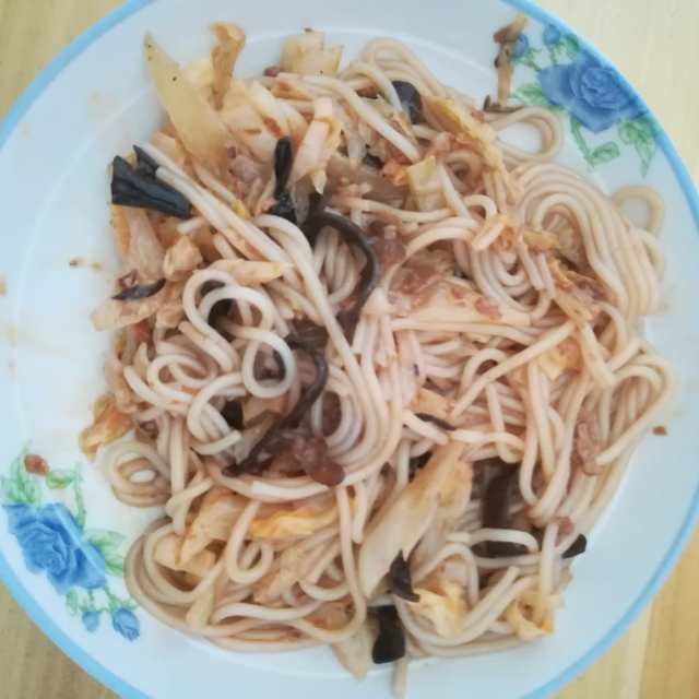 牛肉酱炒米线