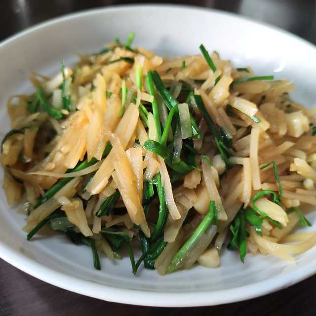 韭菜炒土豆丝