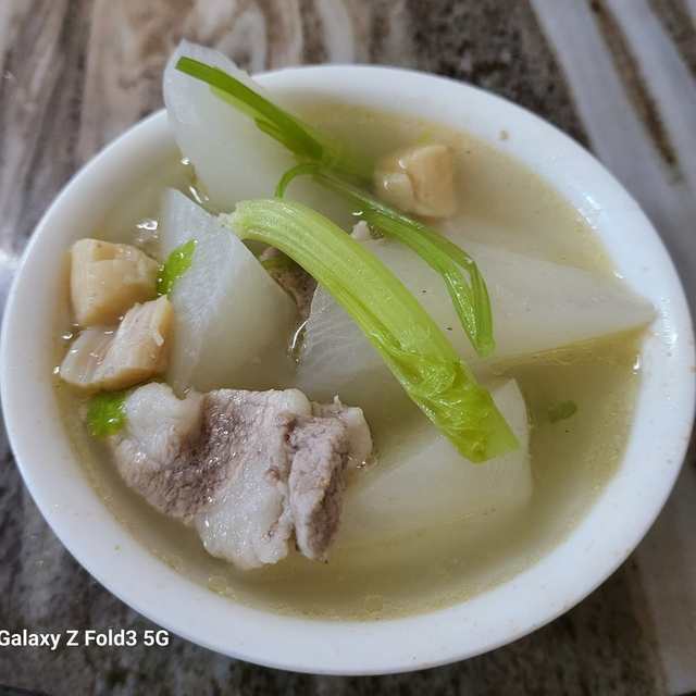 当季萝卜干贝汤