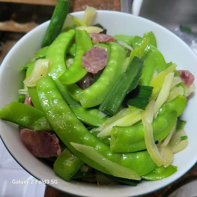 荷兰豆炒腊肠