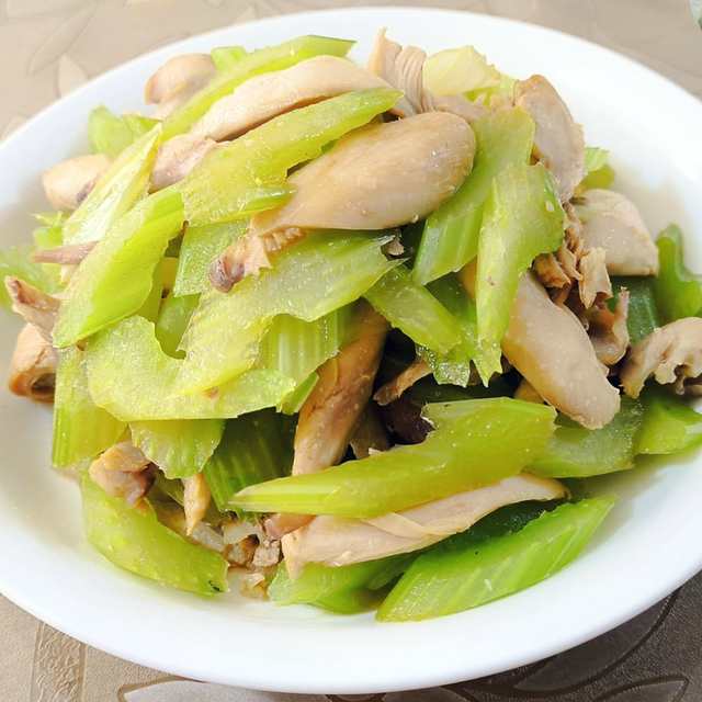 琵琶腿肉炒西芹