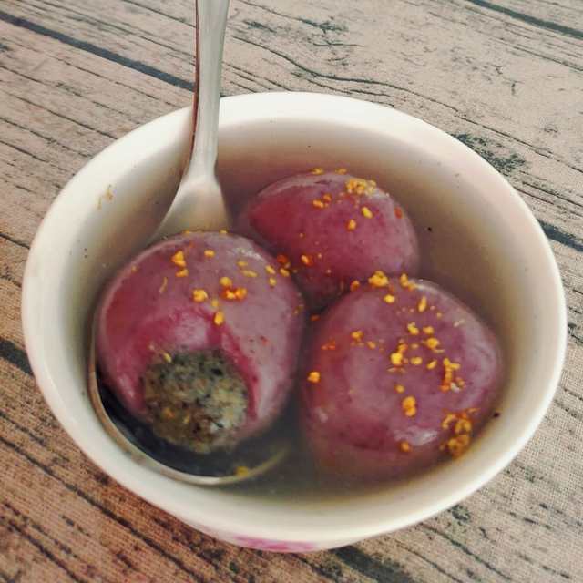紫薯黑芝麻汤圆