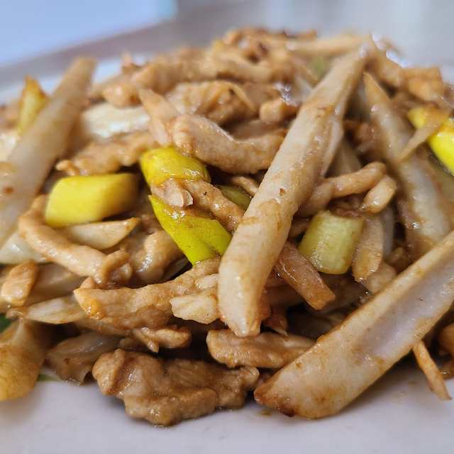 莲菜丝炒肉丝