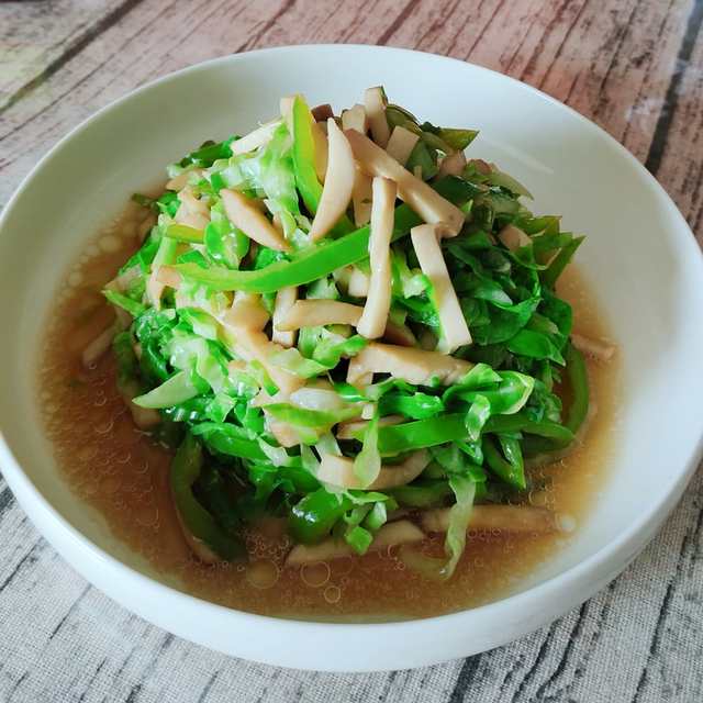 杏鲍菇炒甘蓝青椒丝
