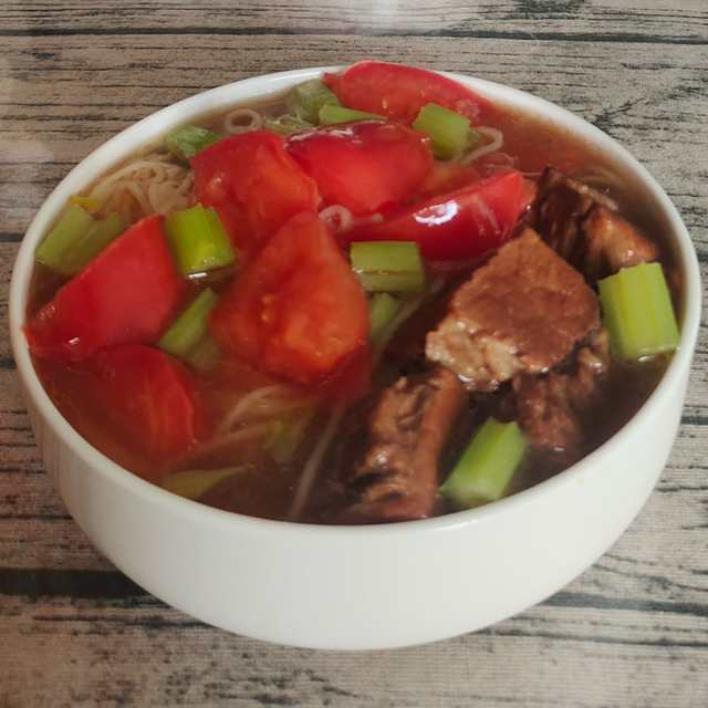 西红柿牛肉面
